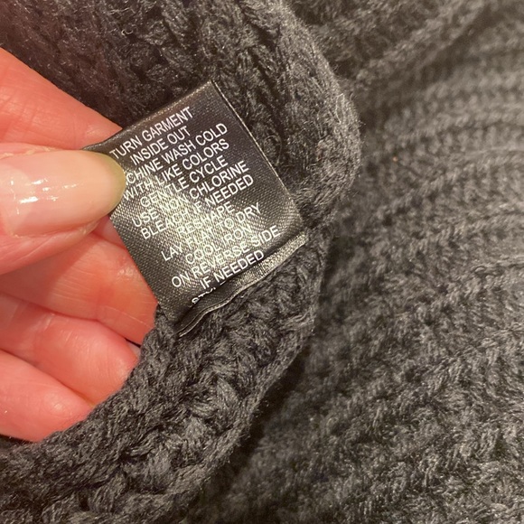 Windsor Black Knot Fringe Black Sweater XS - Picture 15 of 15